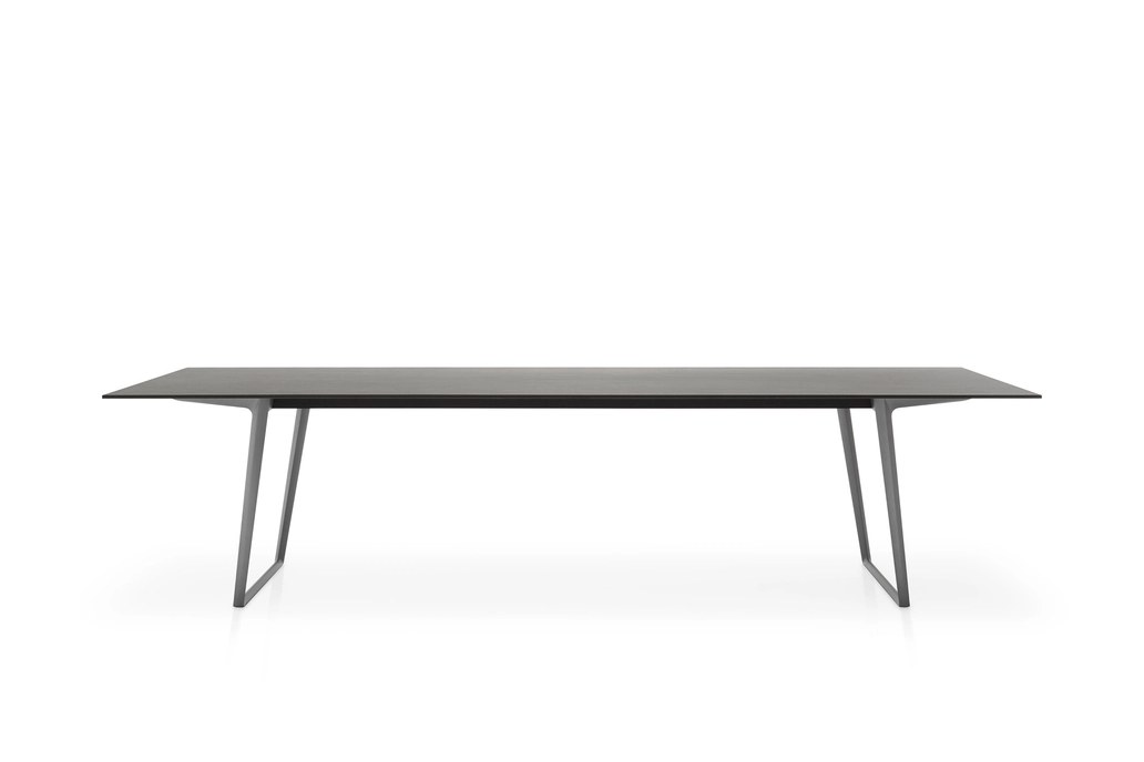 MDF Italia Axy collection (Dining tables)
