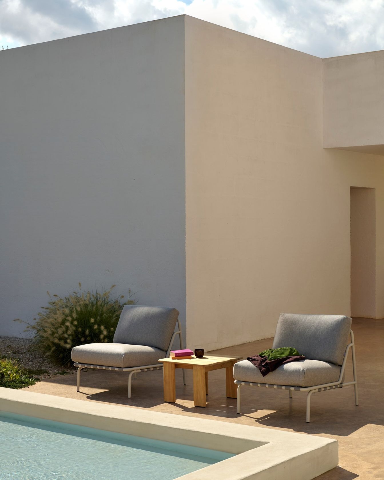 Settle Outdoor detail