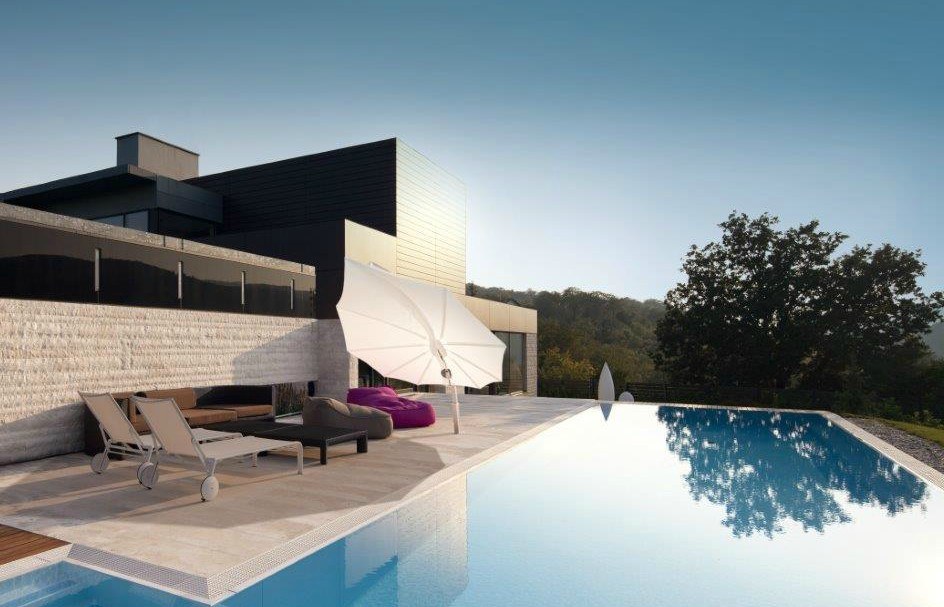 Umbrosa Icarus collection (Cantilever parasol)